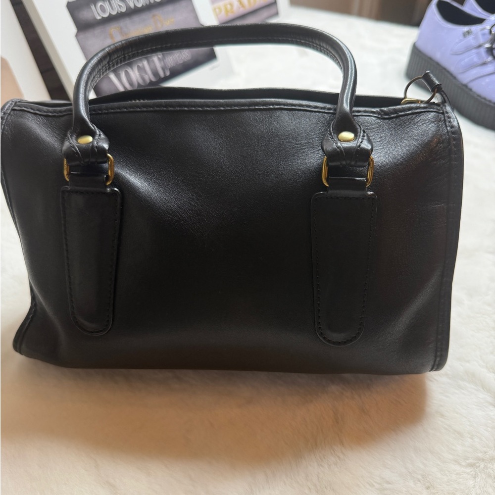 Elegant Black Leather Handbag